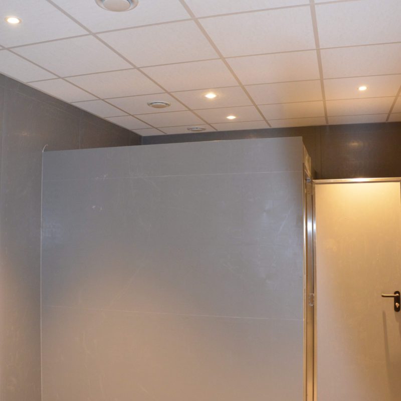 Ventilatie Sanitair Fabriek Kantoorgebouw Kantoor Kantoren Ventilator Groot Toiletten Douches Min